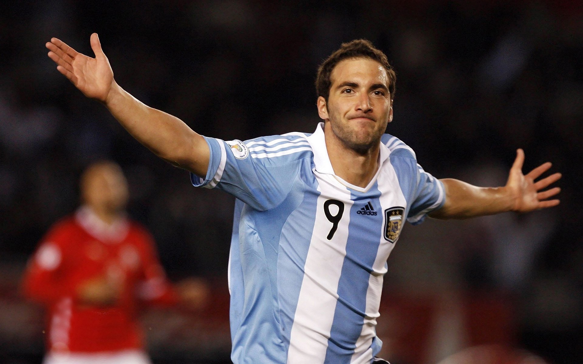 莱万目标未改，耐心等待，坚定前行|凯旋棋牌网站